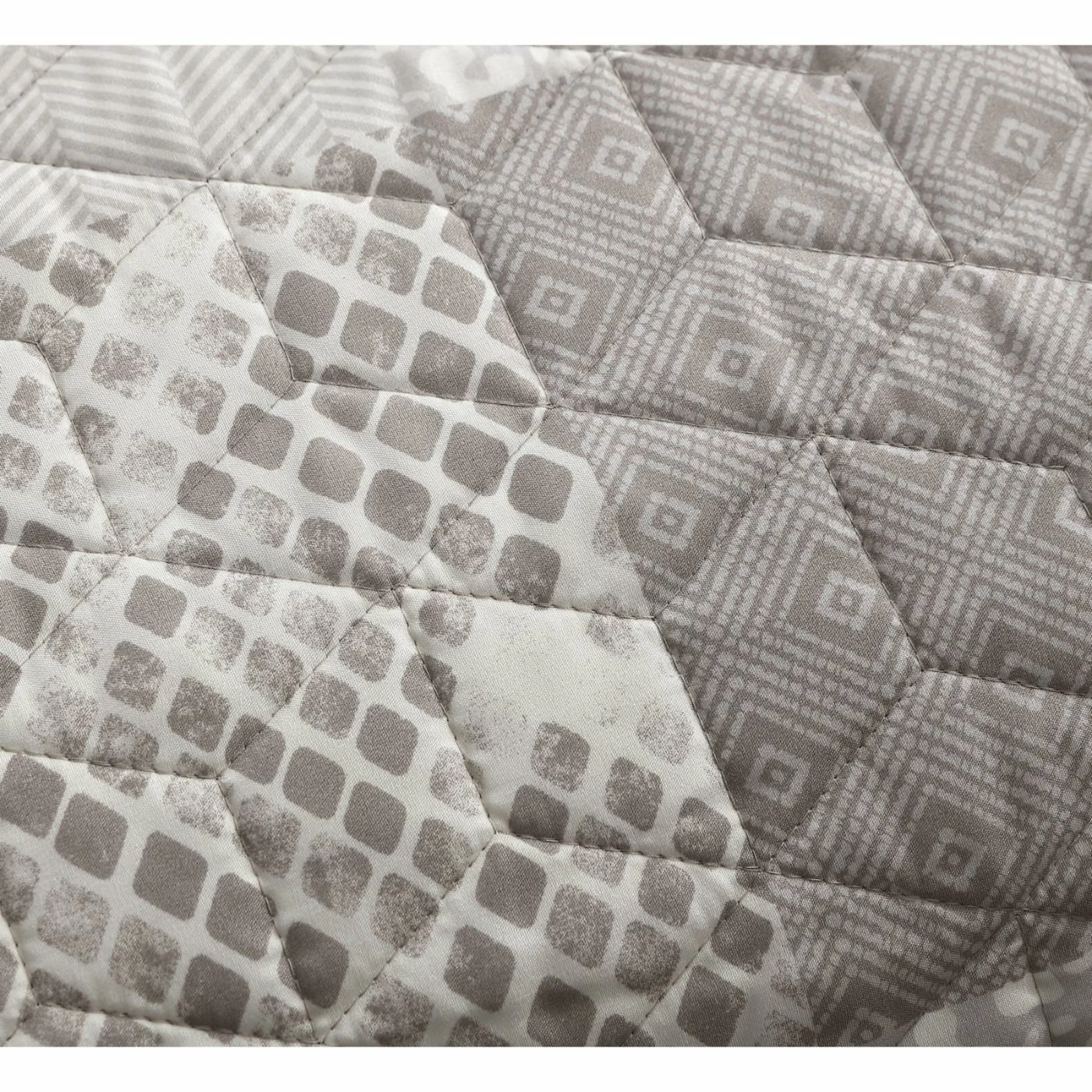 Cheap 🎉 Queen Ziva Animal Printed Patchwork Quilt Set By LOLA 🎁 6 Cheap 🎉 Queen Ziva Animal Printed Patchwork Quilt Set By LOLA 🎁 - Image 4