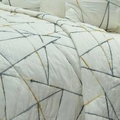 Buy 🤩 King Julian Quilt By Rizzy Home 🤩 -Greenland Home Fashions shop detail3RIZ1446