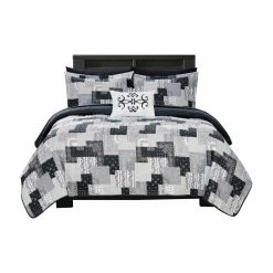 Brand new 👍 King Viona Quilt Set By Chic Home 👍